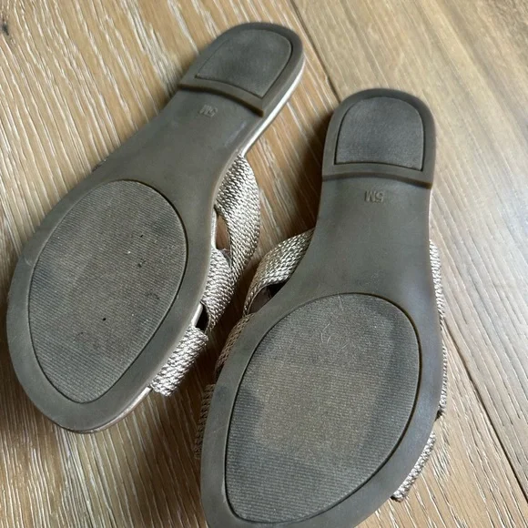 Bandolino rose Gold Sandals with Criss-Cross Strap - Picture 9 of 10